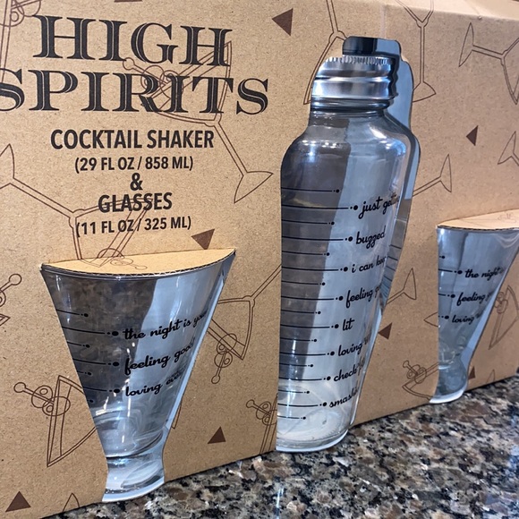 High Spirits Martini Mix Glass Cocktail Shaker And 2 Glasses, 29 FL oz shaker 🍸 - Picture 4 of 6